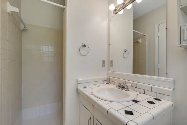 $3,200 | 2613 Killarney Way, Tallahassee, FL 32309