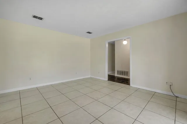 $3,100 | 2613 Killarney Way, Tallahassee, FL 32309