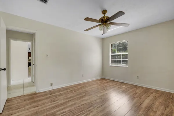$3,000 | 2613 Killarney Way, Tallahassee, FL 32309