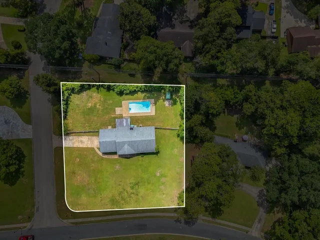 $3,100 | 2613 Killarney Way, Tallahassee, FL 32309