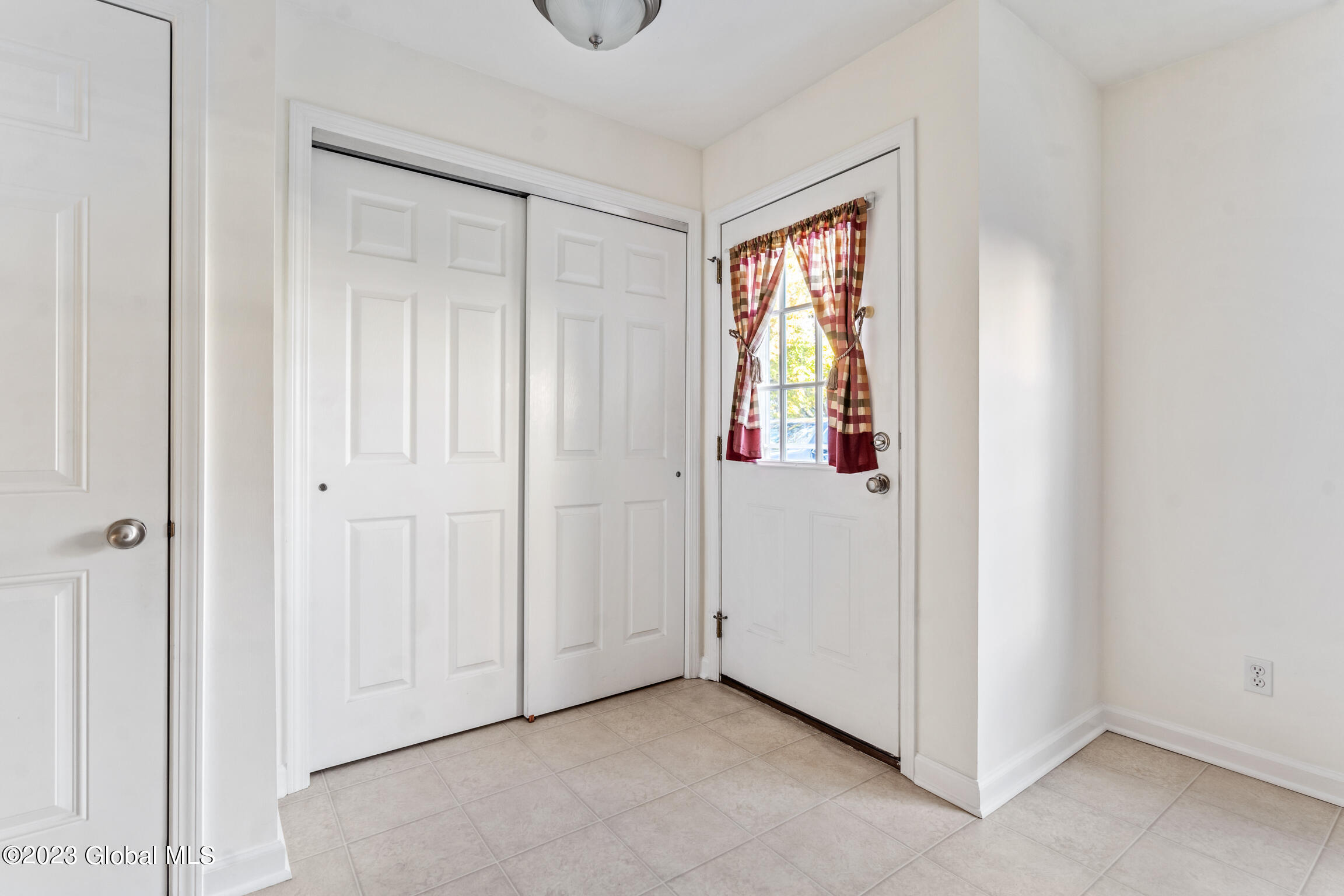 2000 Curry Road, Unit 25 Rotterdam, NY 12303 - Photo 4 of 31 2000 Curry Rd MLS-11