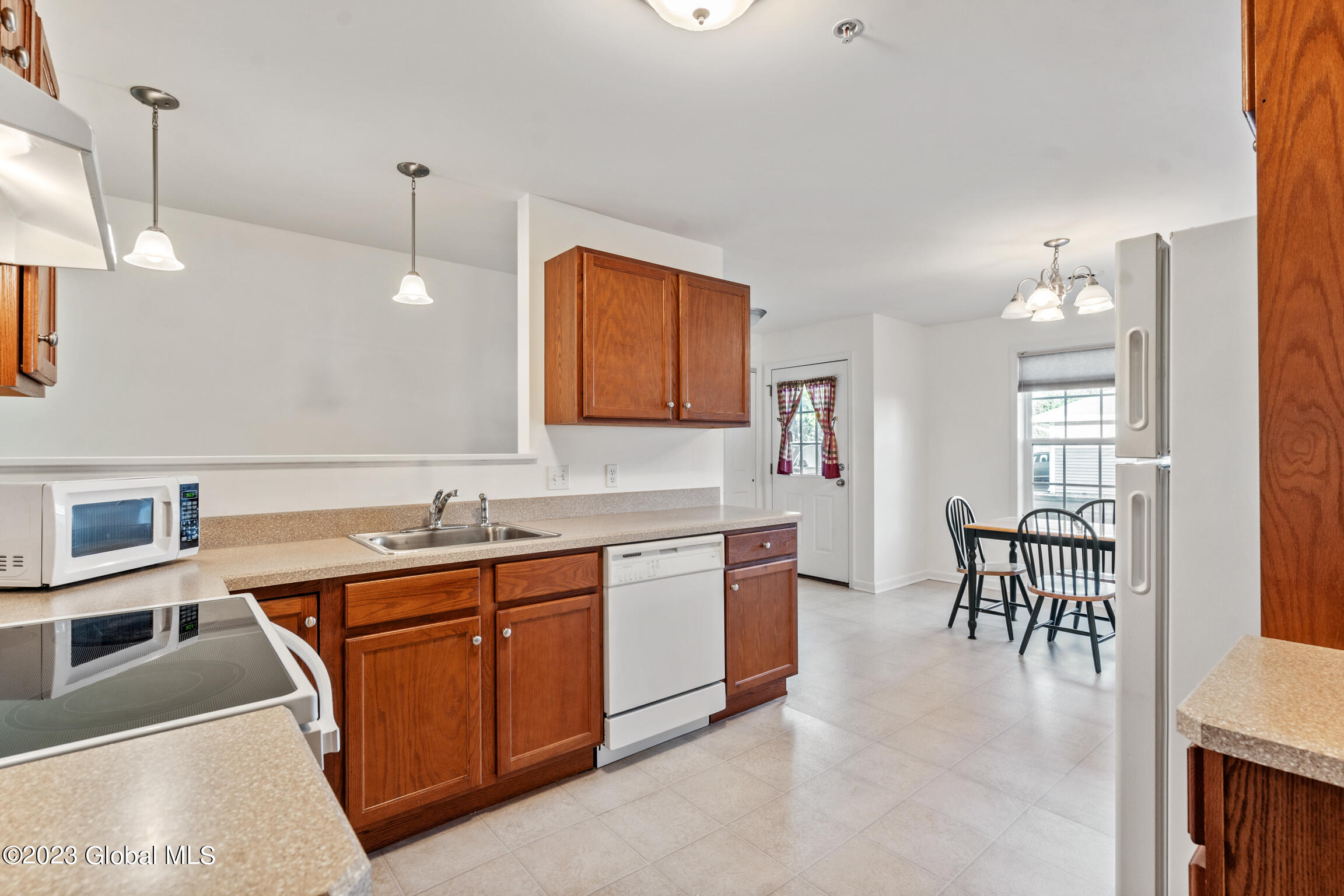 2000 Curry Road, Unit 25 Rotterdam, NY 12303 - Photo 10 of 31 2000 Curry Rd MLS-17