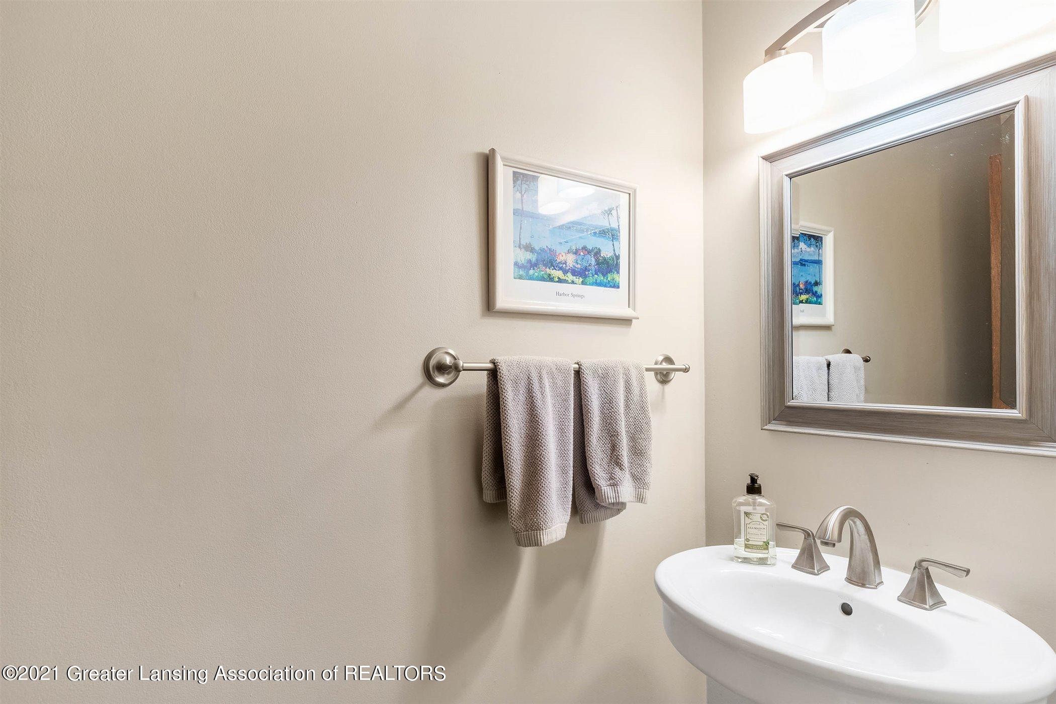2089 East Lake Lansing Road, Unit 81 Haslett, MI 48840 - Photo 20 of 35 24-2089 Lake Lansing Rd-WindowStill-Real