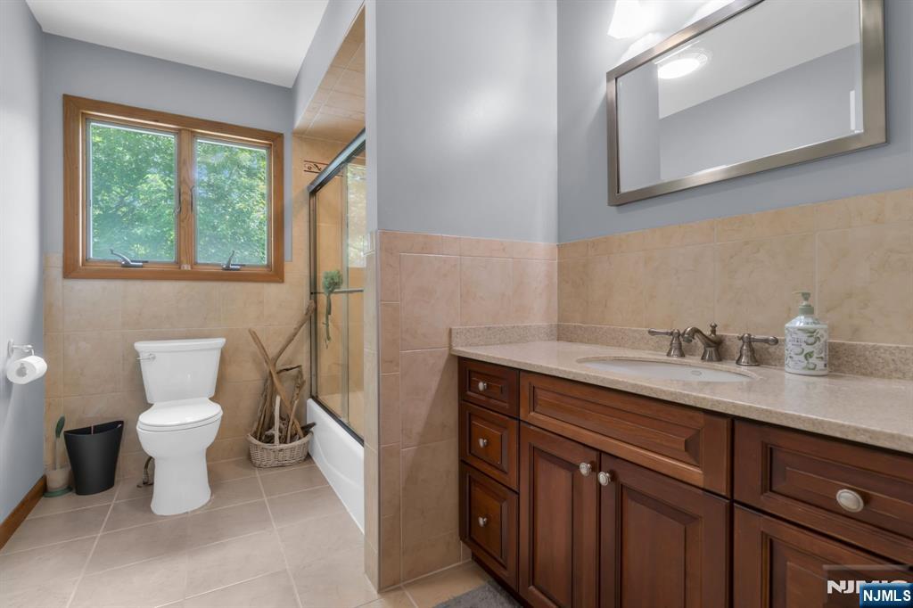 114 Lopez Road Cedar Grove, NJ 07009 - Photo 31 of 40 Gallery Image 31
