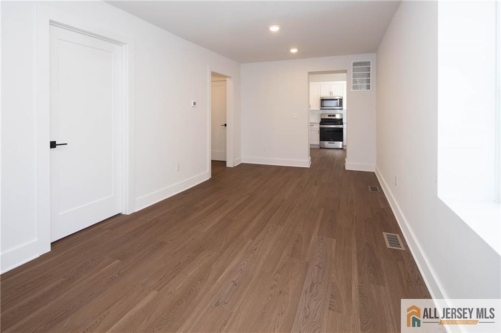 339 Crows Mill Road Fords, NJ 08863 - Photo 5 of 27