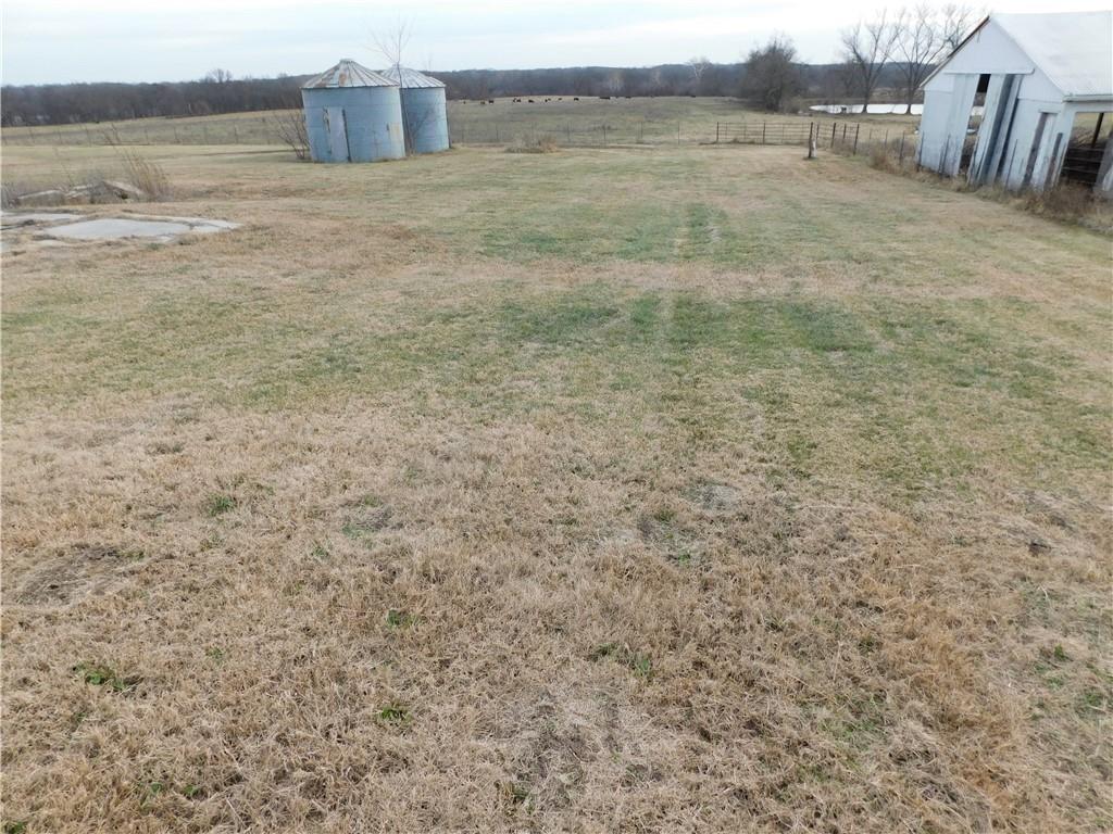 473 Southeast County Road 996, Unit RURAL Butler, MO 64730 - Photo 27 of 32