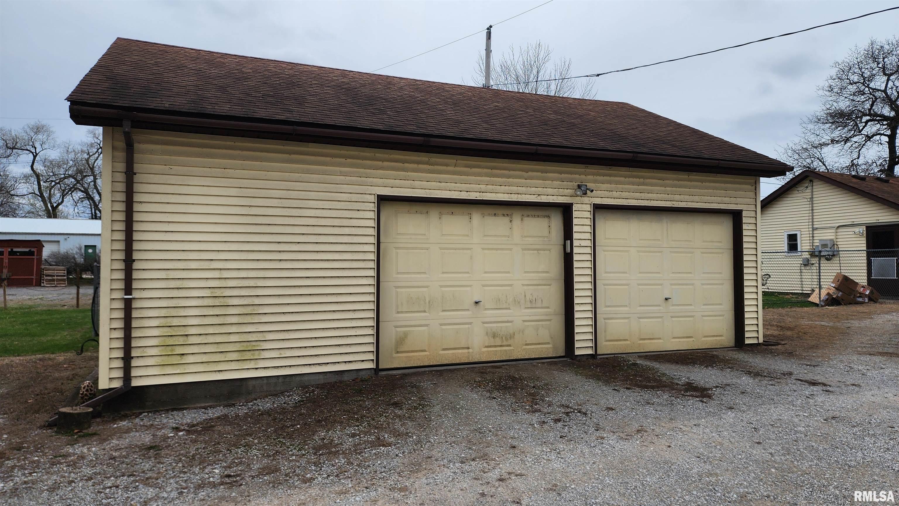 928 Cottage Road New Boston, IL 61272 - Photo 2 of 16 Gallery Image 2