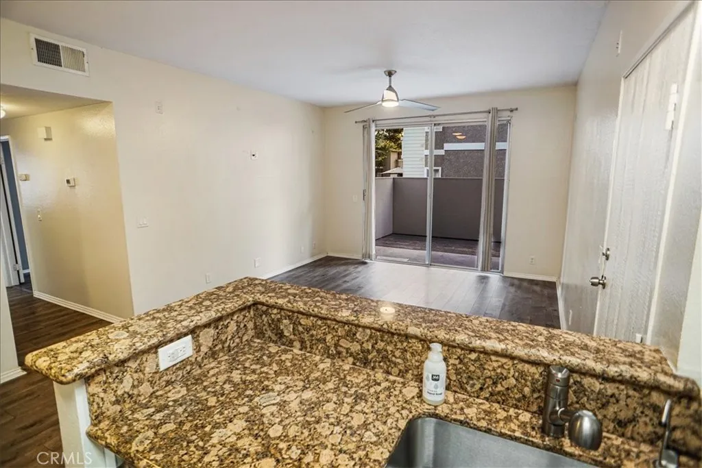 27646 Susan Beth Way Saugus, CA 91350 - Photo 4 of 12 a view of a bedroom