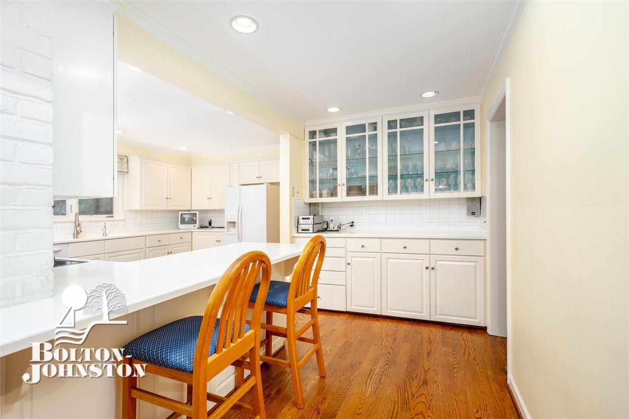 193 Merriweather Road Grosse Pointe, MI 48236 - Photo 19 of 68 Kitchen