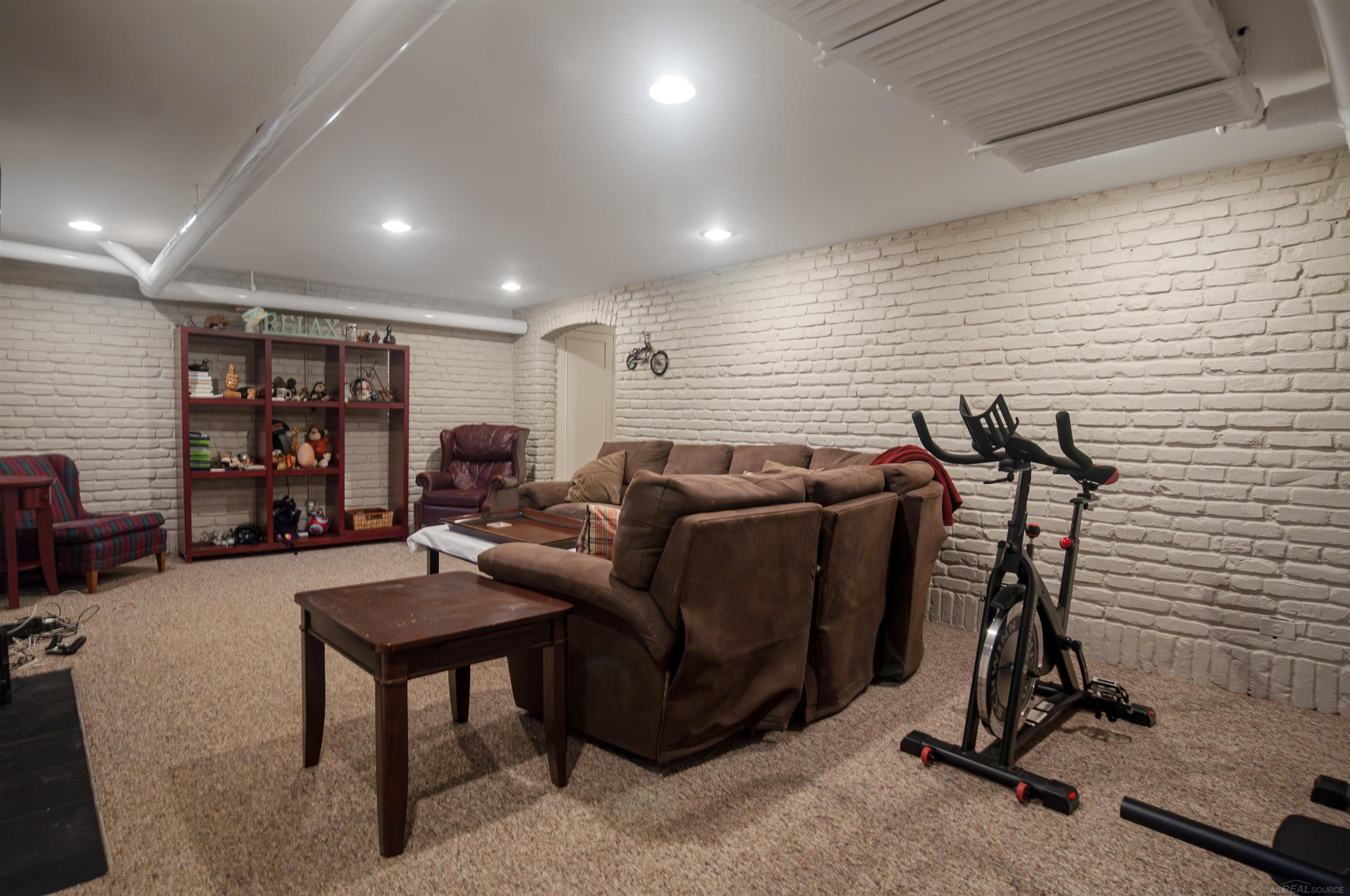 118 Moran Road Grosse Pointe, MI 48236 - Photo 62 of 76 50130609-57D1C35A-1BE7-452C-BB25-90EA9A44E5B4.JPG
