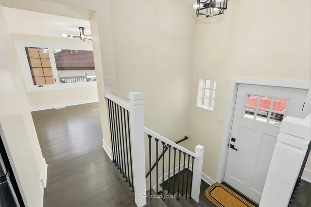 $599,900 | 10132 South Turner Avenue, Evergreen Park, IL 60805