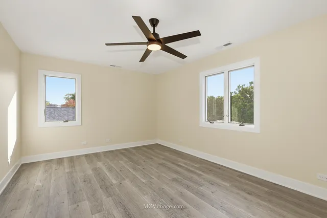 $599,900 | 10132 South Turner Avenue, Evergreen Park, IL 60805