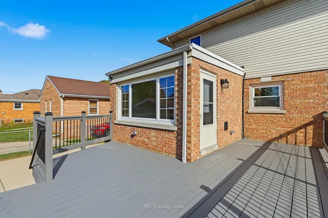 $599,900 | 10132 South Turner Avenue, Evergreen Park, IL 60805