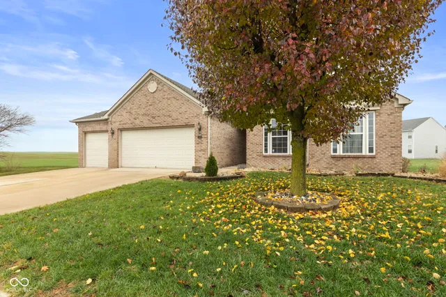 $309,500 | 2209 Leeward Court, Greenwood, IN 46143