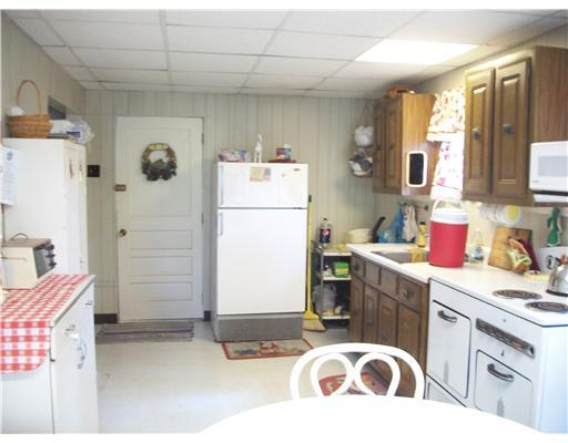 2579 Lakeview Road Confluence, PA 15424 - Photo 5 of 9 Kitchen.