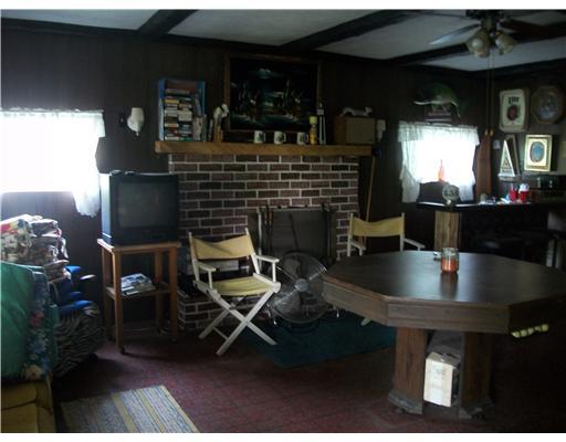 2579 Lakeview Road Confluence, PA 15424 - Photo 7 of 9 Living Room.