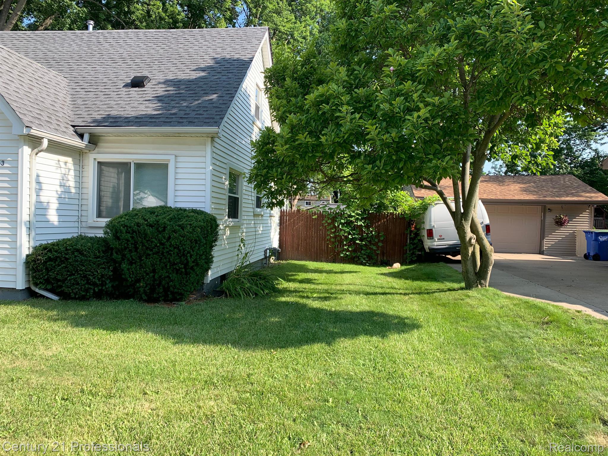13263 Frazho Road Warren, MI 48089 - Photo 3 of 17 Gallery Image 3