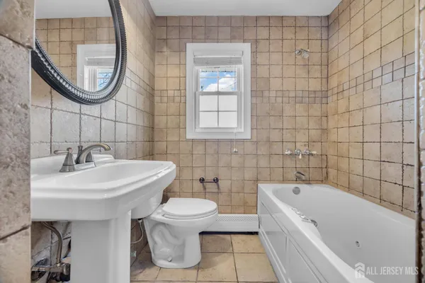 $540,000 | 267 Tabb Avenue, Piscataway, NJ 08854