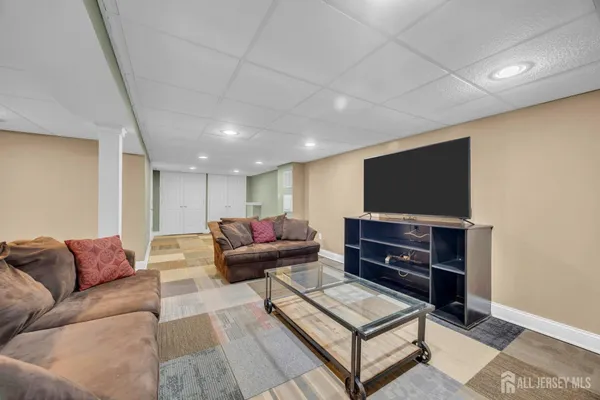 $540,000 | 267 Tabb Avenue, Piscataway, NJ 08854