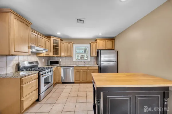 $540,000 | 267 Tabb Avenue, Piscataway, NJ 08854