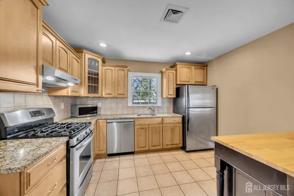 $540,000 | 267 Tabb Avenue, Piscataway, NJ 08854