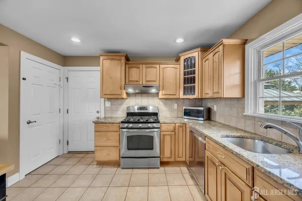 $540,000 | 267 Tabb Avenue, Piscataway, NJ 08854