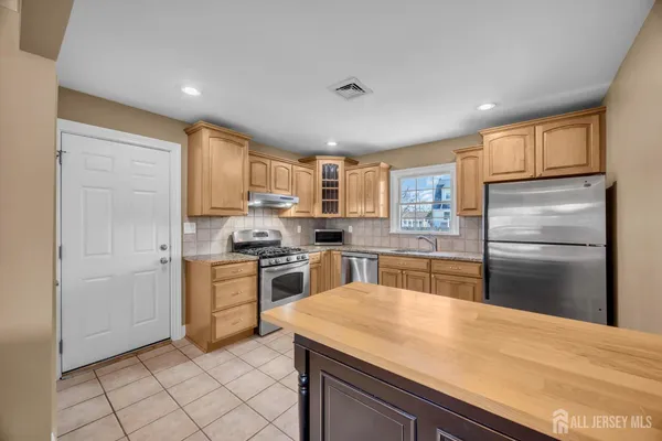 $540,000 | 267 Tabb Avenue, Piscataway, NJ 08854