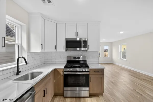 $3,000 | 455 Fulton Street, Unit 2, Elizabeth Port, NJ 07206