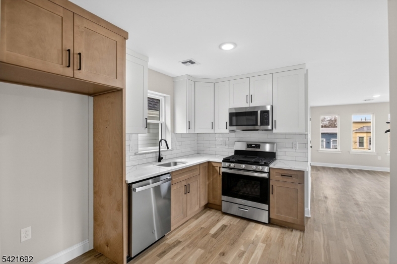 455 Fulton Street, Unit 2 Elizabeth Port, NJ 07206 - Photo 3 of 36