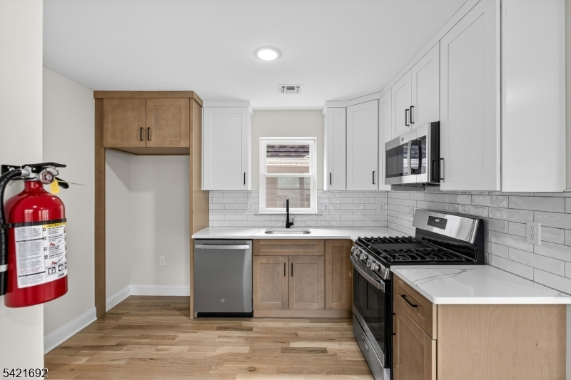 455 Fulton Street, Unit 2 Elizabeth Port, NJ 07206 - Photo 5 of 36