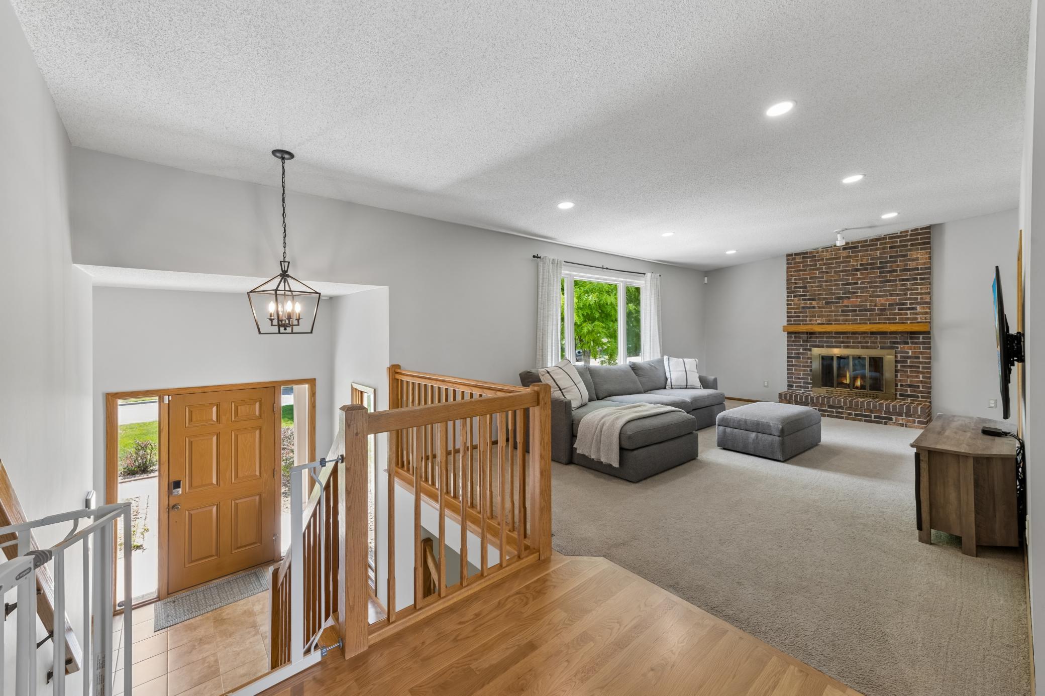 6015 Creek Ridge Court Minnetonka, MN 55345 - Photo 4 of 36
