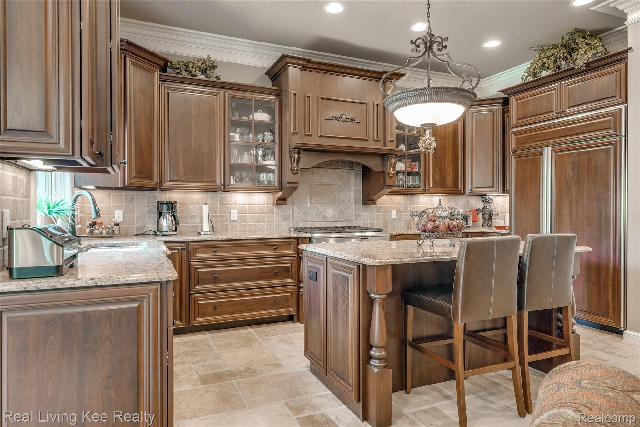 563 Wellington Circle Rochester, MI 48309 - Photo 43 of 68 Interiors (27 of 62).jpg