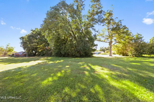 $995,000 | 502 Highway 90, Bay St. Louis, MS 39520