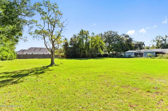 $995,000 | 502 Highway 90, Bay St. Louis, MS 39520