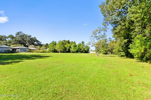 $995,000 | 502 Highway 90, Bay St. Louis, MS 39520