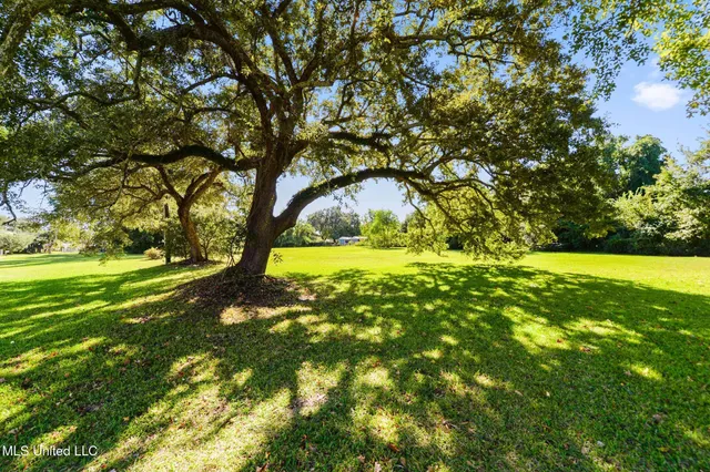 $995,000 | 502 Highway 90, Bay St. Louis, MS 39520