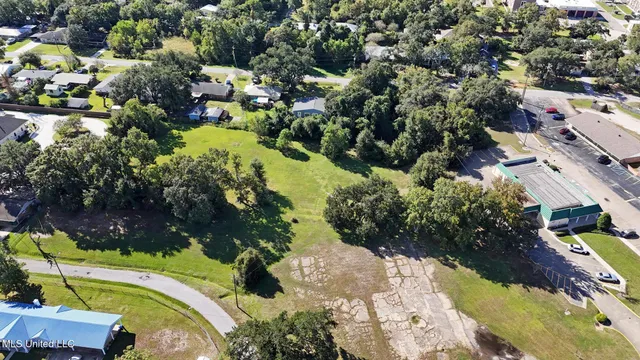 $995,000 | 502 Highway 90, Bay St. Louis, MS 39520