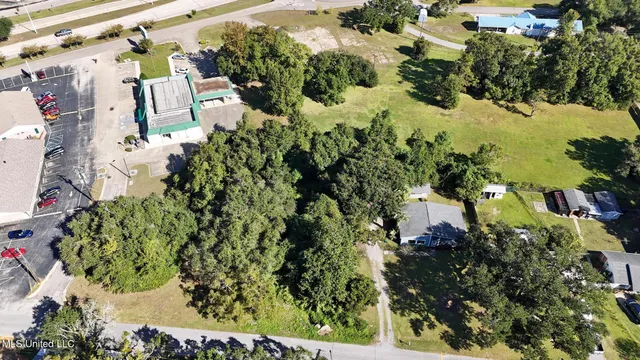 $995,000 | 502 Highway 90, Bay St. Louis, MS 39520