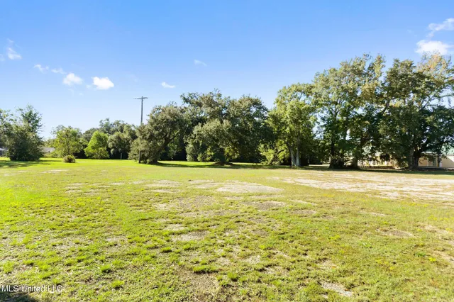 $995,000 | 502 Highway 90, Bay St. Louis, MS 39520