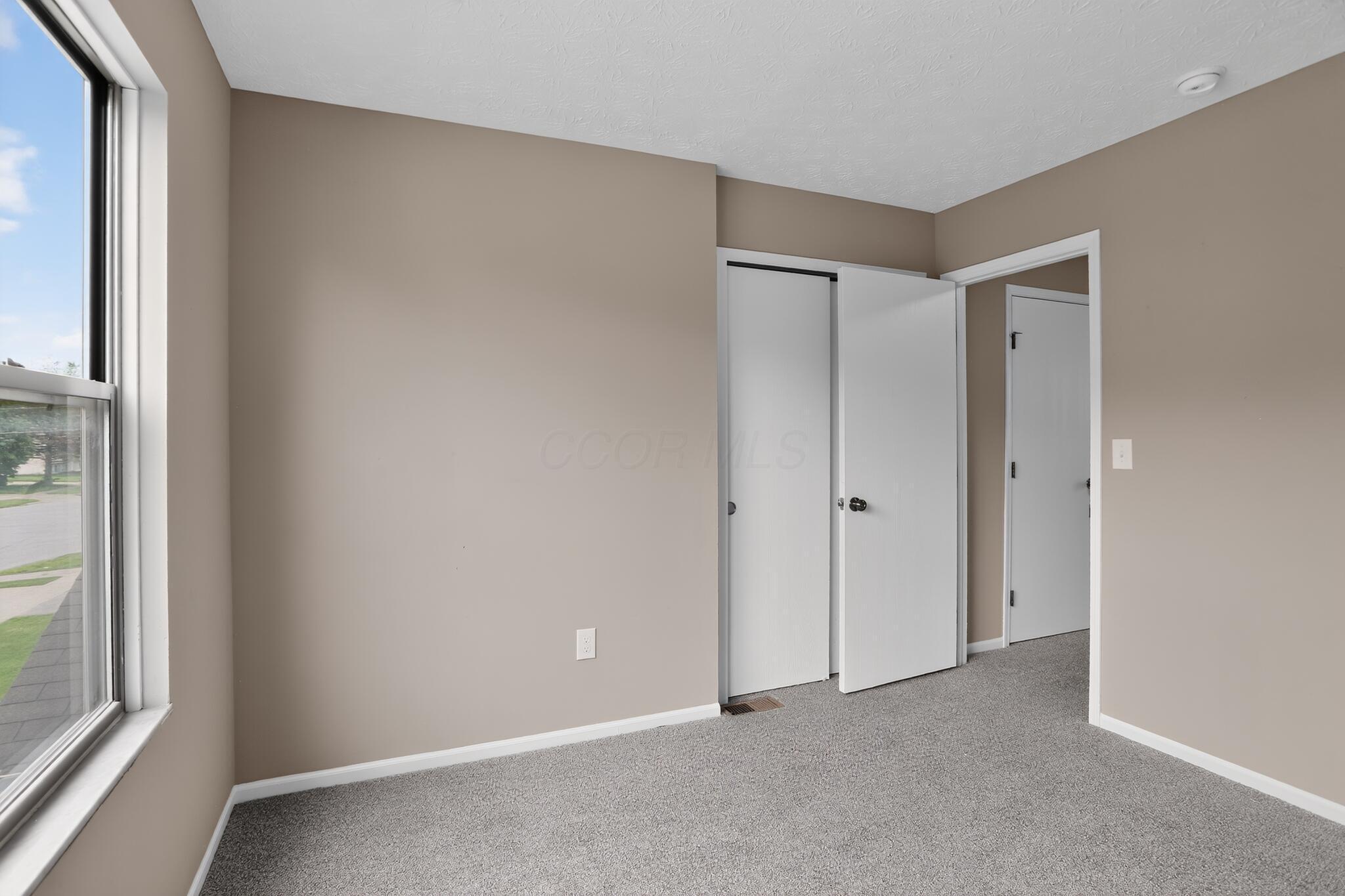 2893 Barrows Road Columbus, OH 43232 - Photo 12 of 23