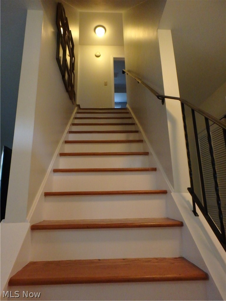 2546 Durand Road Fairlawn, OH 44333 - Photo 8 of 17 Let's move upstairs via the beautiful hardwood stairs to the private sector of the home and discover what it has to offer...
