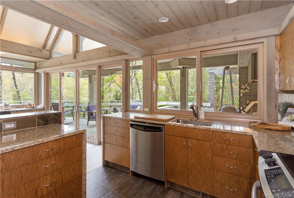 337 Sunrise Ridge Road Highlands, NC 28741 - Photo 16 of 35 Gallery Image 16