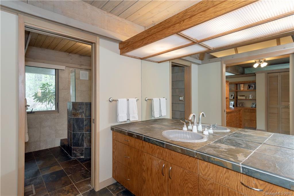337 Sunrise Ridge Road Highlands, NC 28741 - Photo 19 of 35 Gallery Image 19