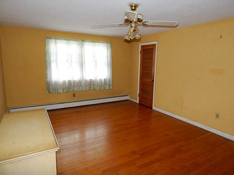 32 West Hamden Road Cranston, RI 02920 - Photo 11 of 11 Bedroom.