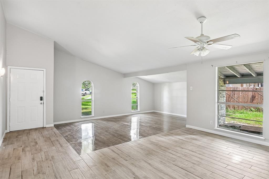3049 Ravine Trail Carrollton, TX 75007 - Photo 5 of 27