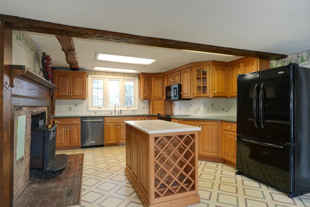 144 Seven Brg Road Lancaster, MA 01523 - Photo 16 of 42