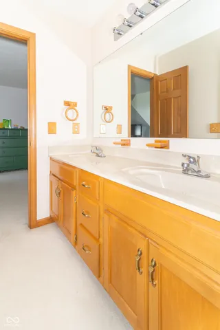 $1,150,000 | 1595 North 400 West, Greenfield, IN 46140