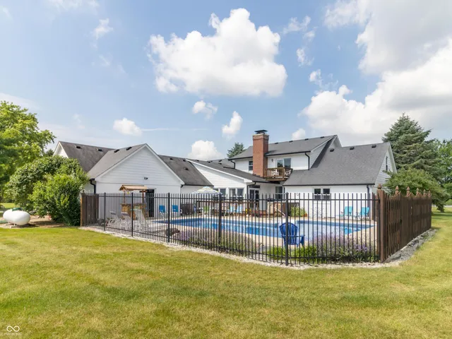 $1,150,000 | 1595 North 400 West, Greenfield, IN 46140