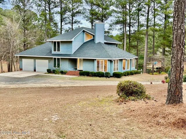 $475,000 | 30081 West Lake Drive, Wagram, NC 28396