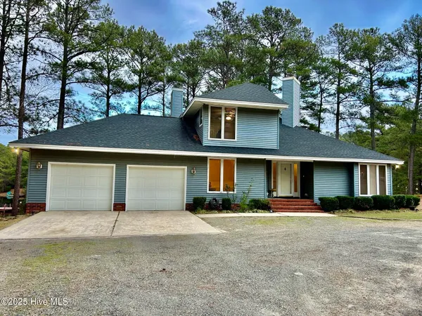 $475,000 | 30081 West Lake Drive, Wagram, NC 28396